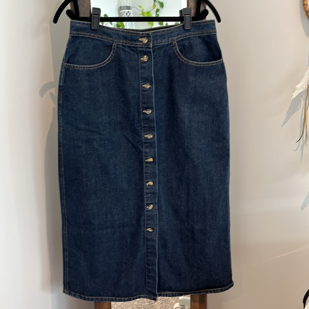 Vtg Gloria Vanderbilt dark denim midi skirt with front buttons